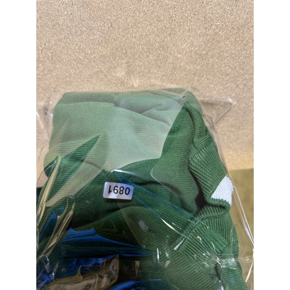 Lacoste Classic Fit V-Neck Knit Sweater Mens M‎ Green Crocodile Logo Pullover